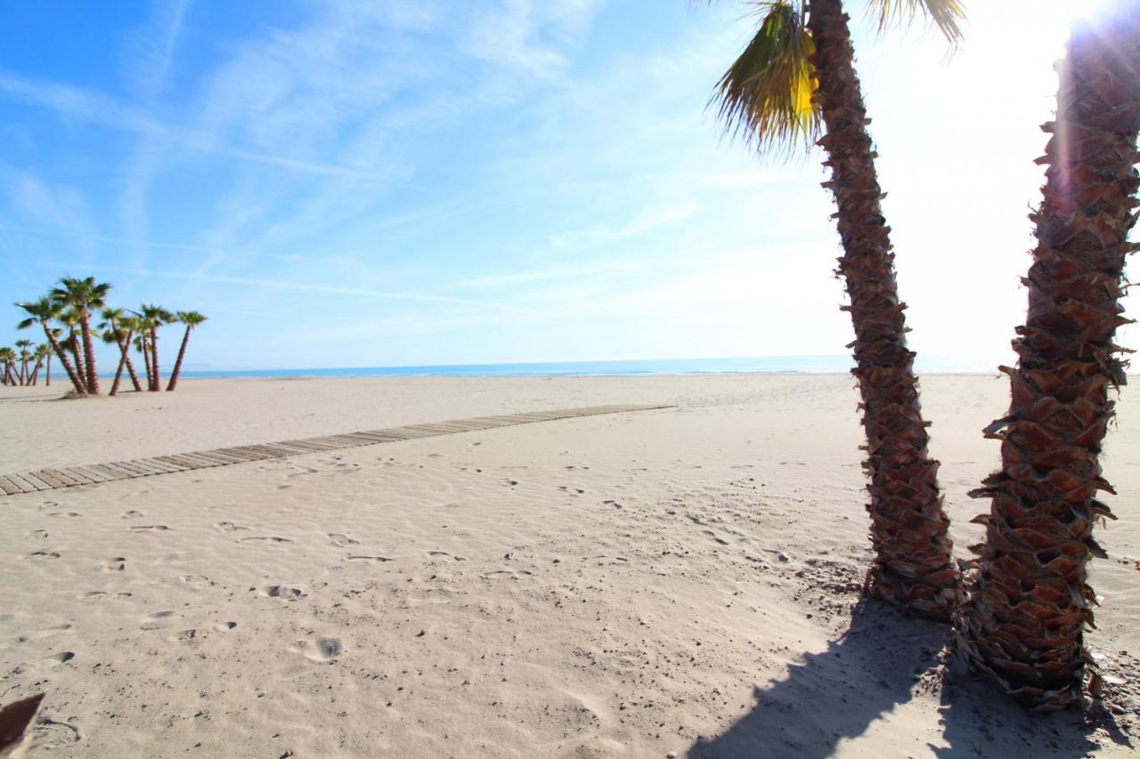 Global Properties, Apartamento con terraza y piscina a un paso de la playa Canet d'En Berenguer Exterior foto